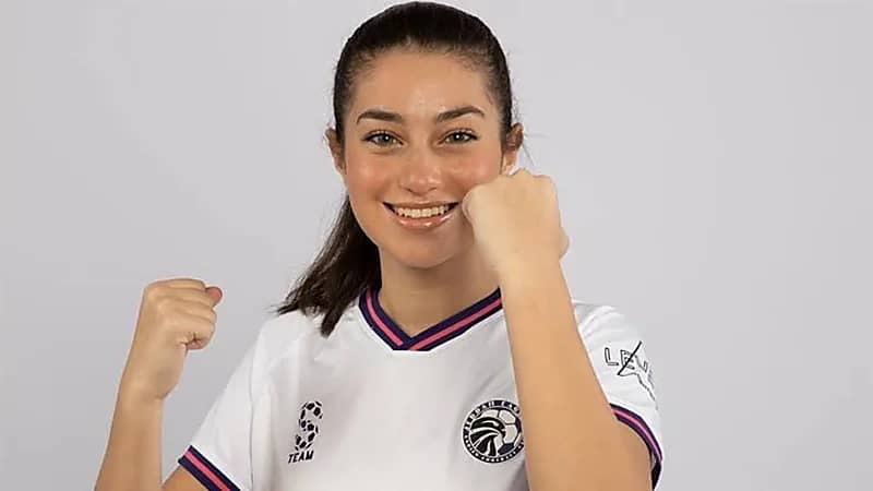 شاهد.. مهارات فرح جفري في تنفيذ الضربات الثابتة