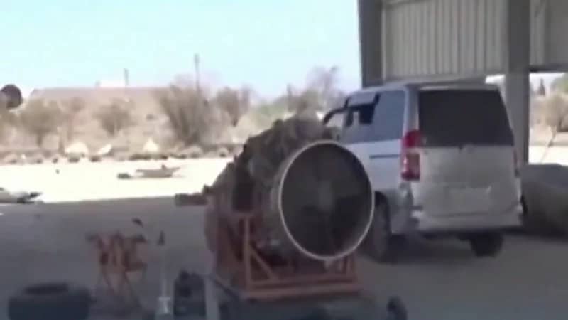 بالفيديو.. ناشطون يمنيون ينددون باتخاذ الحوثيين لمطار صنعاء قاعدة عسكرية