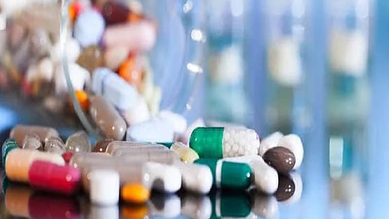 بريطانيا تعتمد دواء جديد يقلل خطر الوفاة بكورونا بنسبة 80% (فيديو)