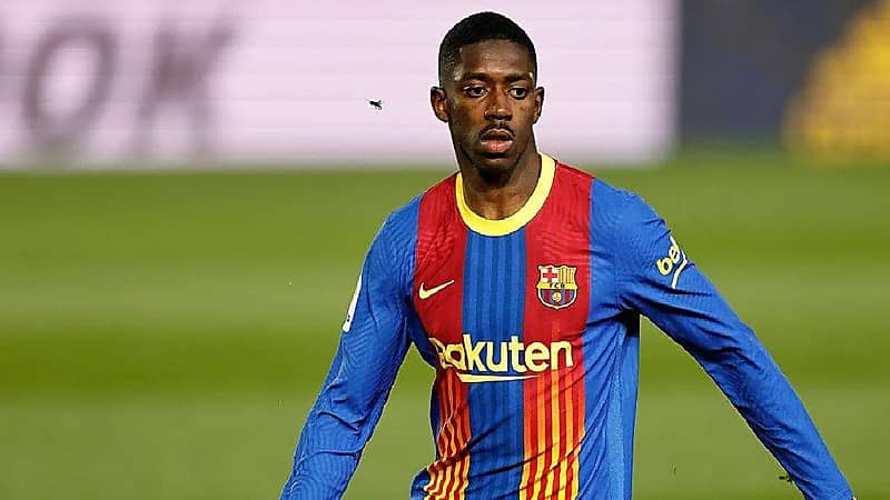 ديمبلي ينفي أنباء رحيله عن برشلونة بطريقته الخاصة