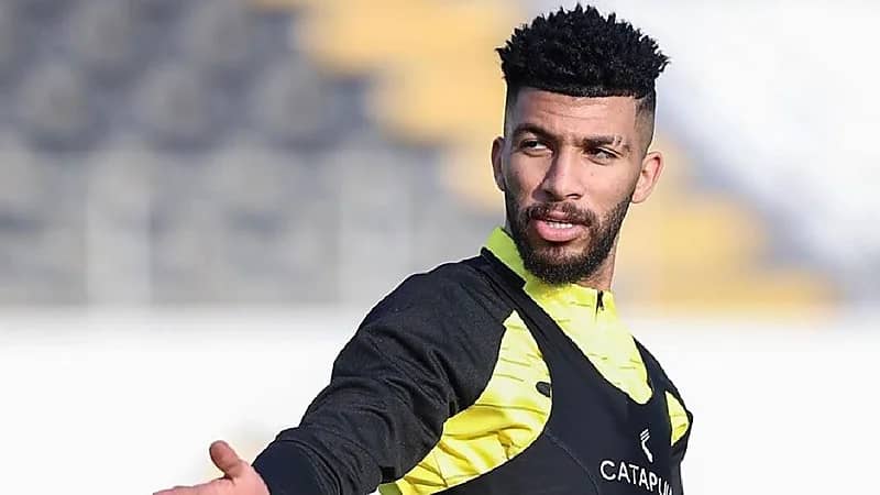 عبدالرحمن العبود يفسر سبب حذف صوره بقميص الاتحاد