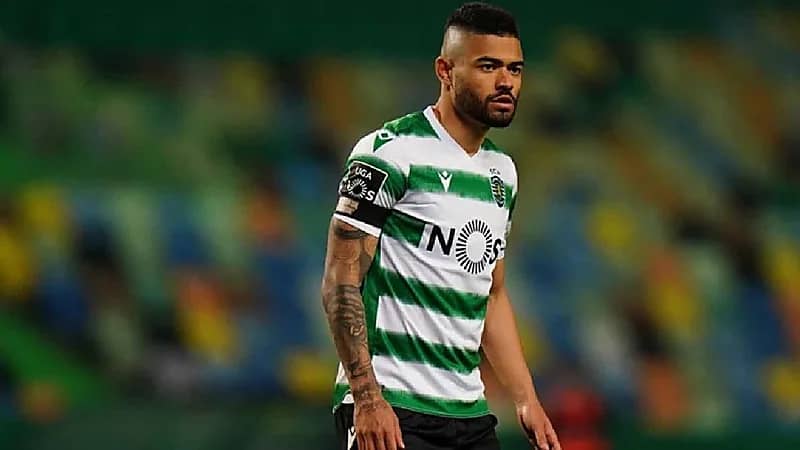 الأهلي يتمسك بالتعاقد مع لاعب برازيلي