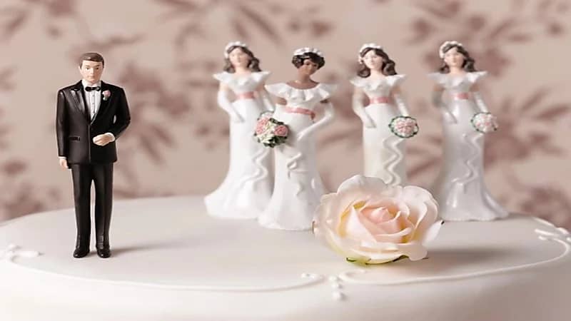 رئيس دولة يمنع وزراء حكومته من تعدد الزوجات