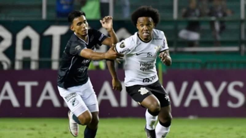 ويليان يفسخ عقده مع كورنثيانز بعد تهديدات متكررة