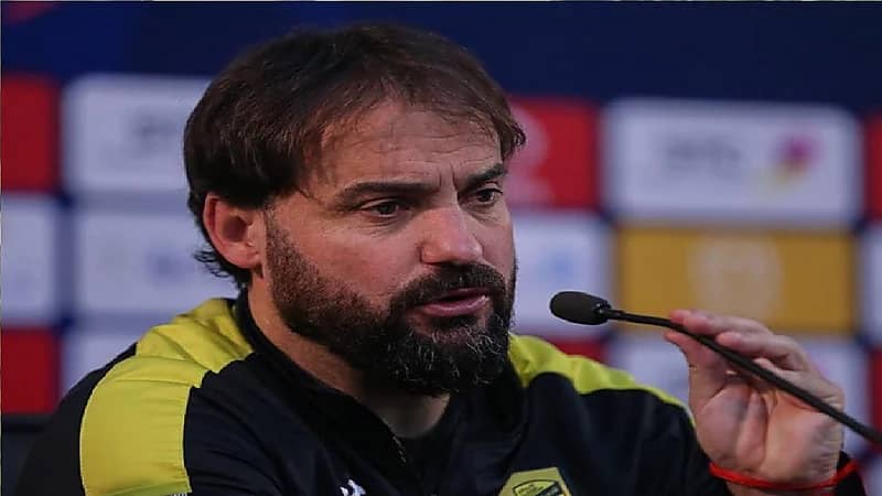 مدرب تشيلي مرشح لقيادة الأهلي