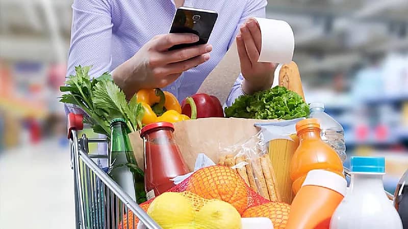 استشاري يتوقع عدم انخفاض أسعار السلع الغذائية في المملكة - فيديو