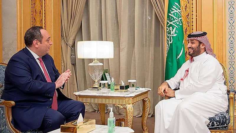 ولي العهد يلتقي الأمين العام للمكتب الدولي للمعارض في الرياض