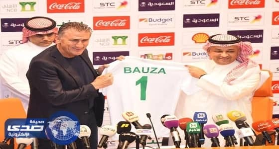 بالصور.. باوزا يوقع عقد تدريب الأخضر