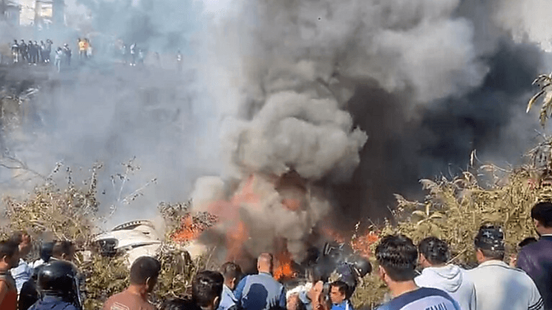 تحطم طائرة في النيبال على متنها 72 شخصاً