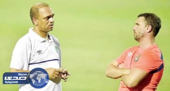 بالفيديو.. غوريلا تستمر في الضحك بسبب الدغدغة