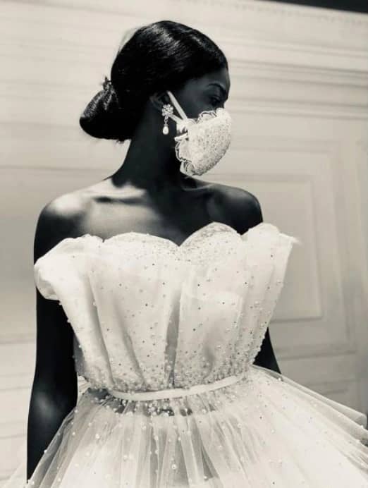 هلا هلا تستمتع بمشروبها المفضل