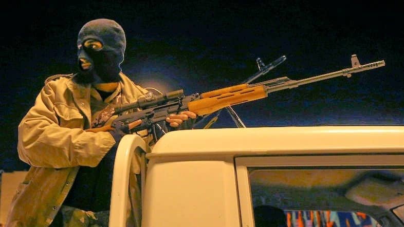 هجوم مسلح لمجهولين علي أحد البنوك في القاهرة