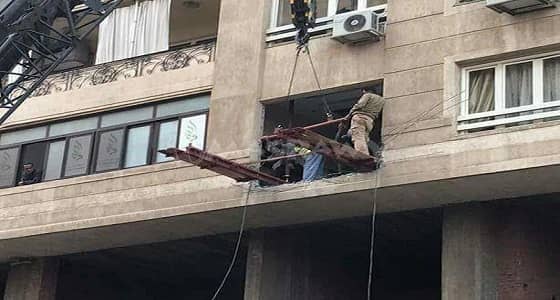 بالصور .. تحرير أضخم فتاة في العالم من منزلها