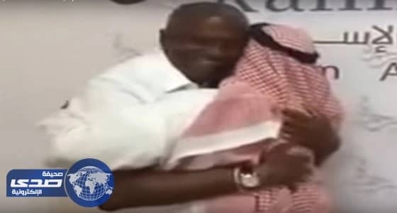 بالفيديو.. رئيس اتحاد الكرة بغينيا بيساو يشهر إسلامه