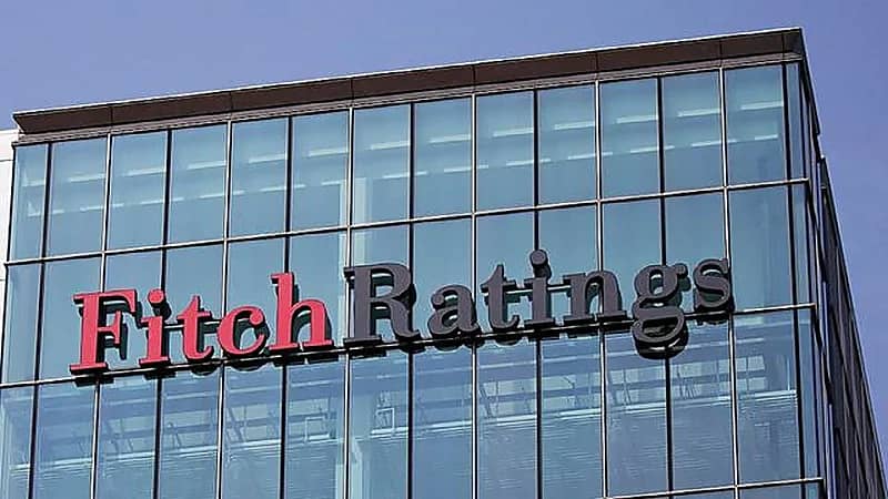وكالة "فيتش" تُعدل تصنيف المملكة الائتماني إلى مستقرة