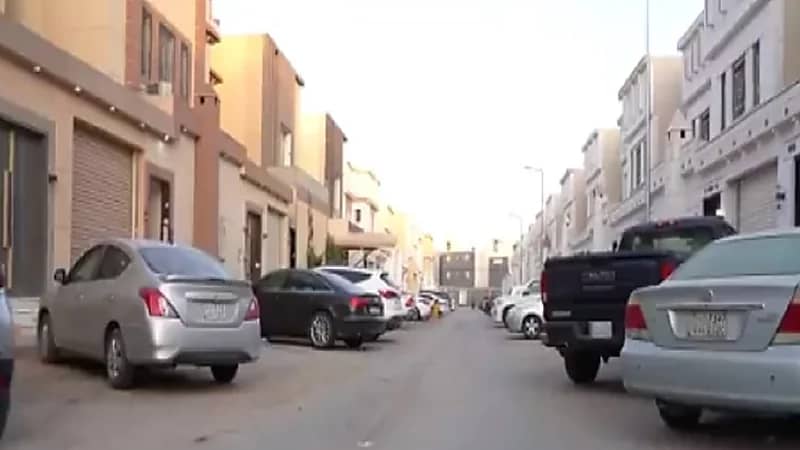 بالفيديو .. أحياء سكينة جديدة في الرياض بشوارع ضيقة وبلا مواقف سيارات كافية