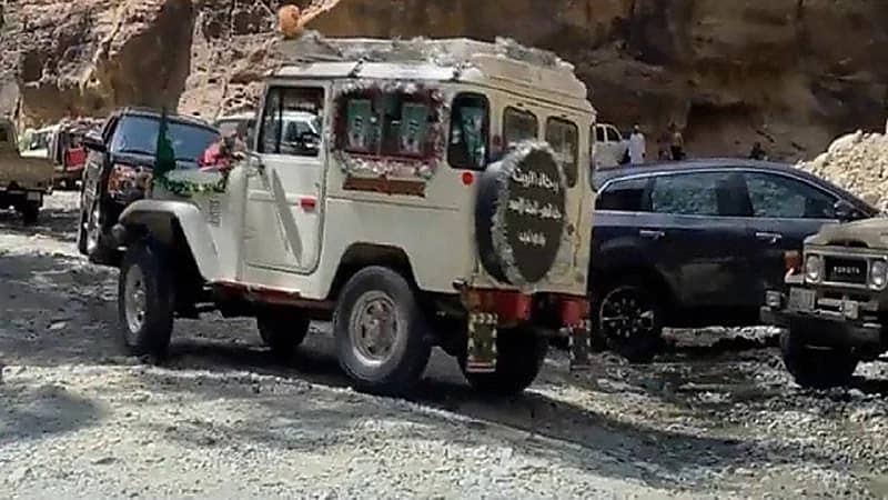 مجهولون يحرقون سيارة سياحية بـ"الريث"