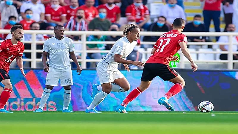 حسم الجدل بشأن تنظيم مواجهة ودية بين الهلال والأهلي المصري 