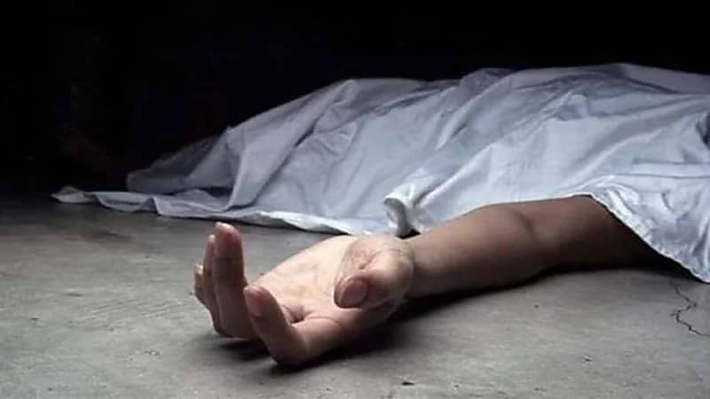 امرأة تقتل زوجها أثناء نومه 