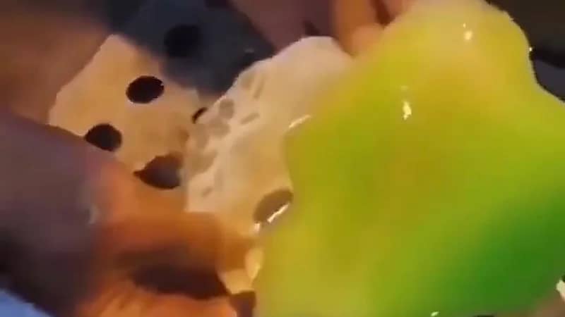 توضيح من "الغذاء والدواء" على فيديو متداول بشأن الخس المزيف