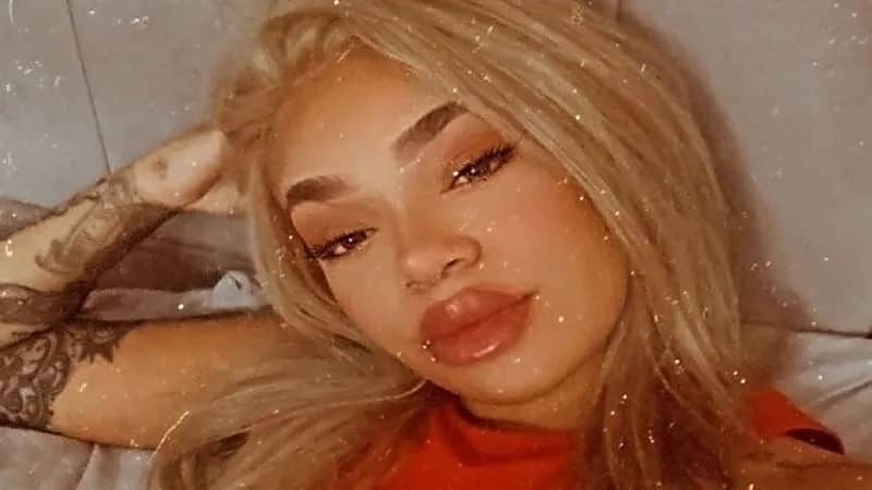 امرأة كادت تفقد ساقها بسبب الوشم