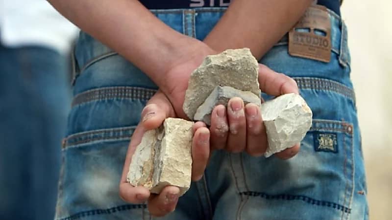 طالب يهشم رأس زميله أثناء لهوهما