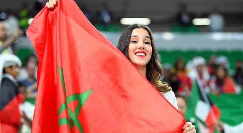 شاهد .. مشجعات مغربيات : رونالدو وينه .. كسرنا عينه