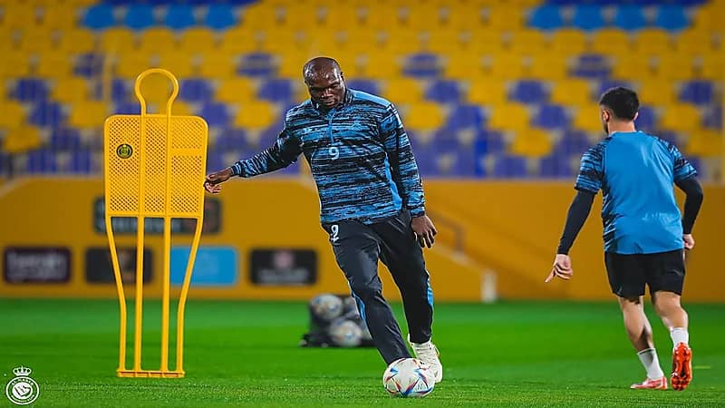 وكيل أبو بكار يكشف عن مطالب مالية قبل فسخ عقده مع النصر