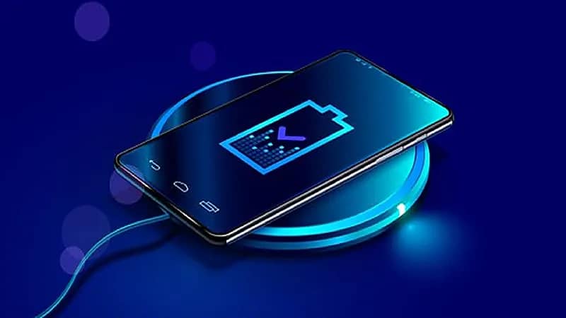 "الاتصالات" تدرس توحيد شواحن الهواتف الذكية في المملكة