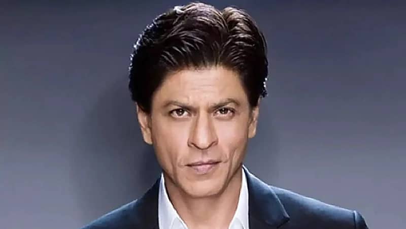 شابان يتسللان داخل منزل شاروخان من أجل مقابلته