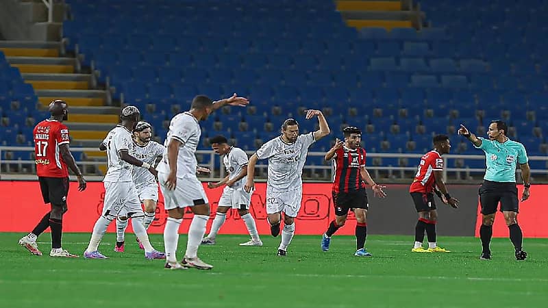 التعادل الإيجابي يخيم على لقاء الرائد والشباب