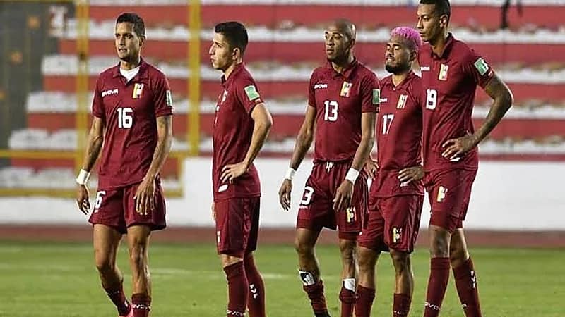 منتخب فنزويلا يفقد خدمات مهاجمه قبل مواجهة الأخضر