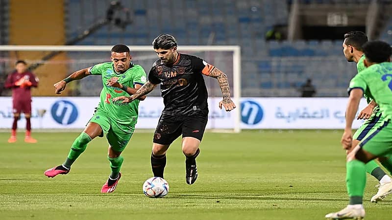 الشباب يقتنص فوزاً ثميناً من الفتح