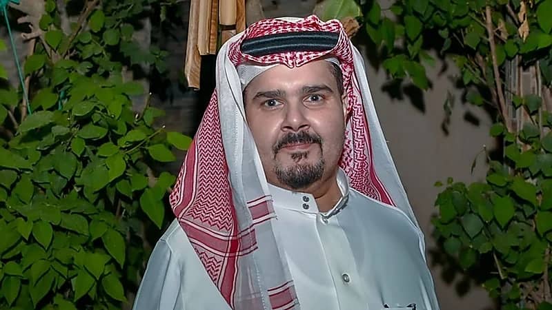 جموع غفيرة تشيع جثمان الفنان الراحل فهد الحيان (فيديو وصور)