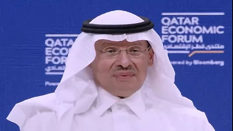 وزير الطاقة محذراً المضاربين: لست مضطرًا لكشف أوراقي (فيديو)