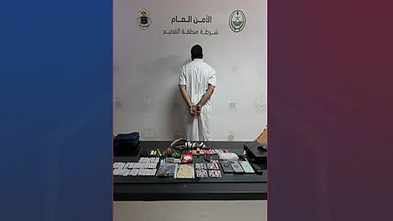 إحباط محاولة مواطن ترويج الحشيش والإمفيتامين.. فيديو