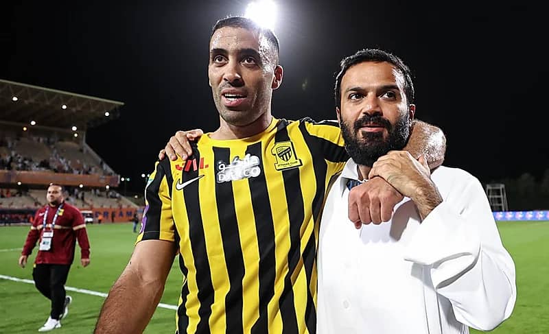 حمدالله يردد ‎سابو ليه مع اللاعبين بعد تحقيق لقب الدوري .. فيديو