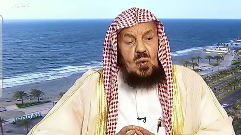 المنيع يوضح حكم إخراج الزكاة من القرض إذا حال عليه الحول ..فيديو 