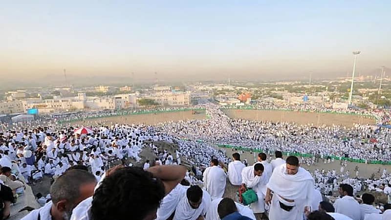 الحجاج يؤدون غدا أول مناسك الحج