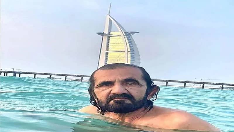 الشيخ محمد بن راشد مستمتعا بالسباحة