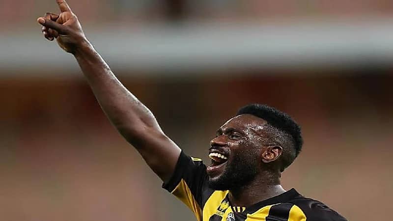 الأهلي يقترب من ضم البيشي