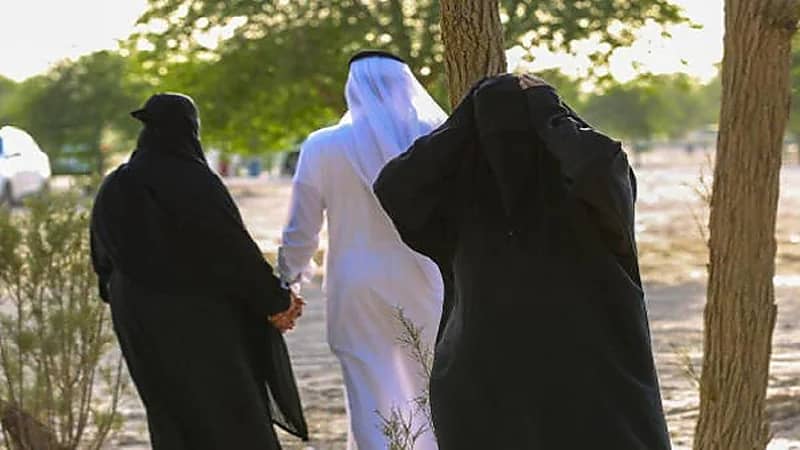 فتاة مؤيدة لـ التعدد: زوجك شريكك وليس ملكك..فيديو