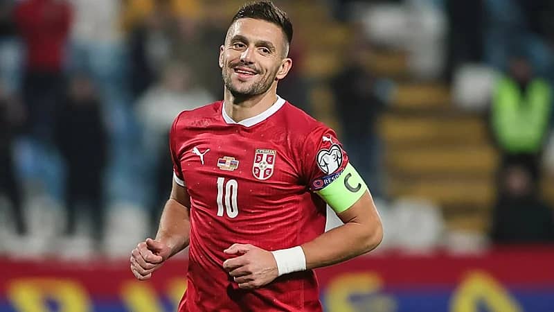 6 أندية بروشن تقدم عروضا لضم تاديتش