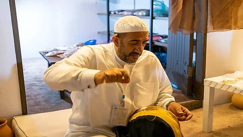 قصة البشوت التي طلبها السلطان قابوس من مواطن