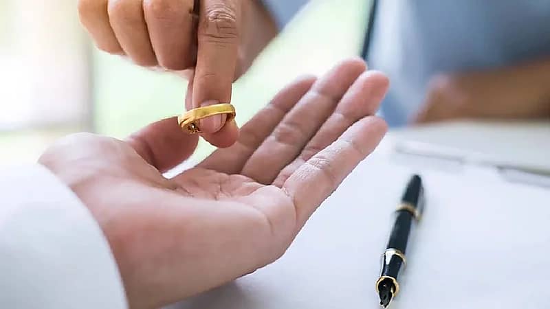 حكم من أراد الزواج بنية الطلاق .. فيديو