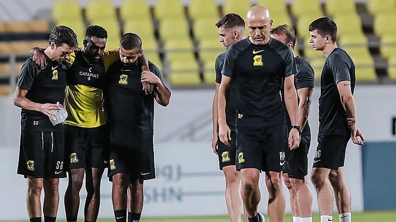 إصابة مهند الشنقيطي .. وكورنادو يغيب عن تدريبات الاتحاد