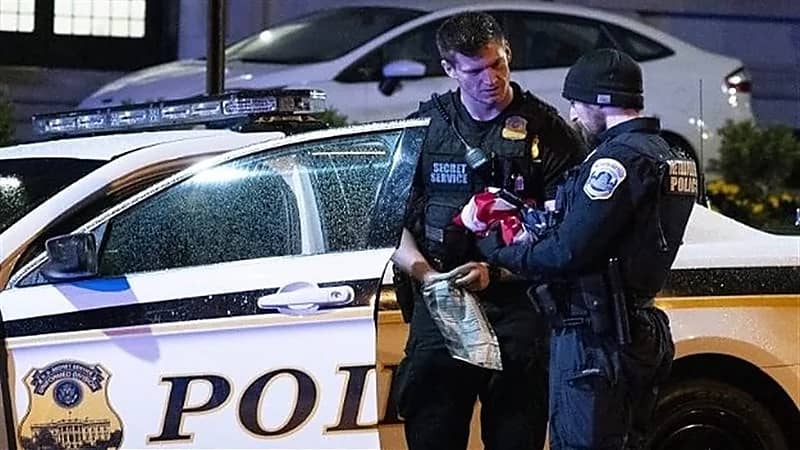 الشرطة الأمريكية تعثر على طفلة محاصرة داخل خزانة منزل سرية