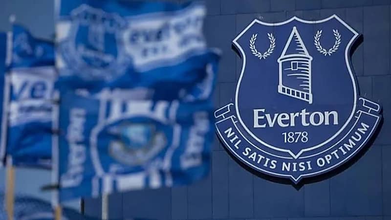 إيفرتون يطعن على خصم النقاط من رصيده