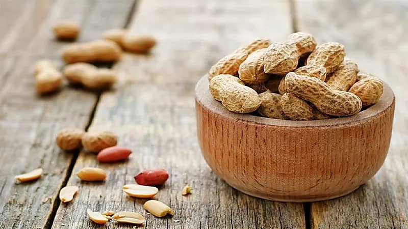 6 فوائد لتناول الفول السوداني في الشتاء