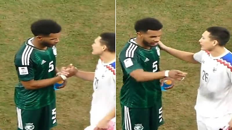 ردة فعل علي البليهي مع لاعب تايلاند أصرّ على الحصول على قميصه .. فيديو